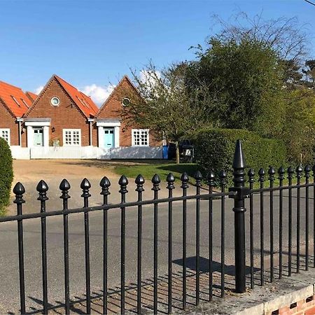 Beautiful, Rustic Bungalow Reydon Екстер'єр фото